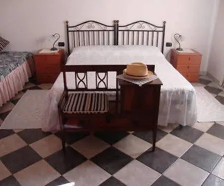 Casa Pisanu Oda ve Kahvaltı Narbolia